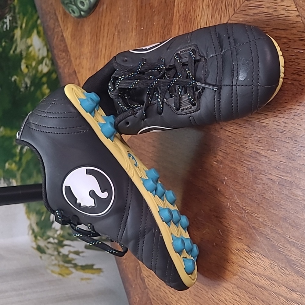 Puma ProCat Speed Force FG Little Kids size 2 athletic sports soccer cleats